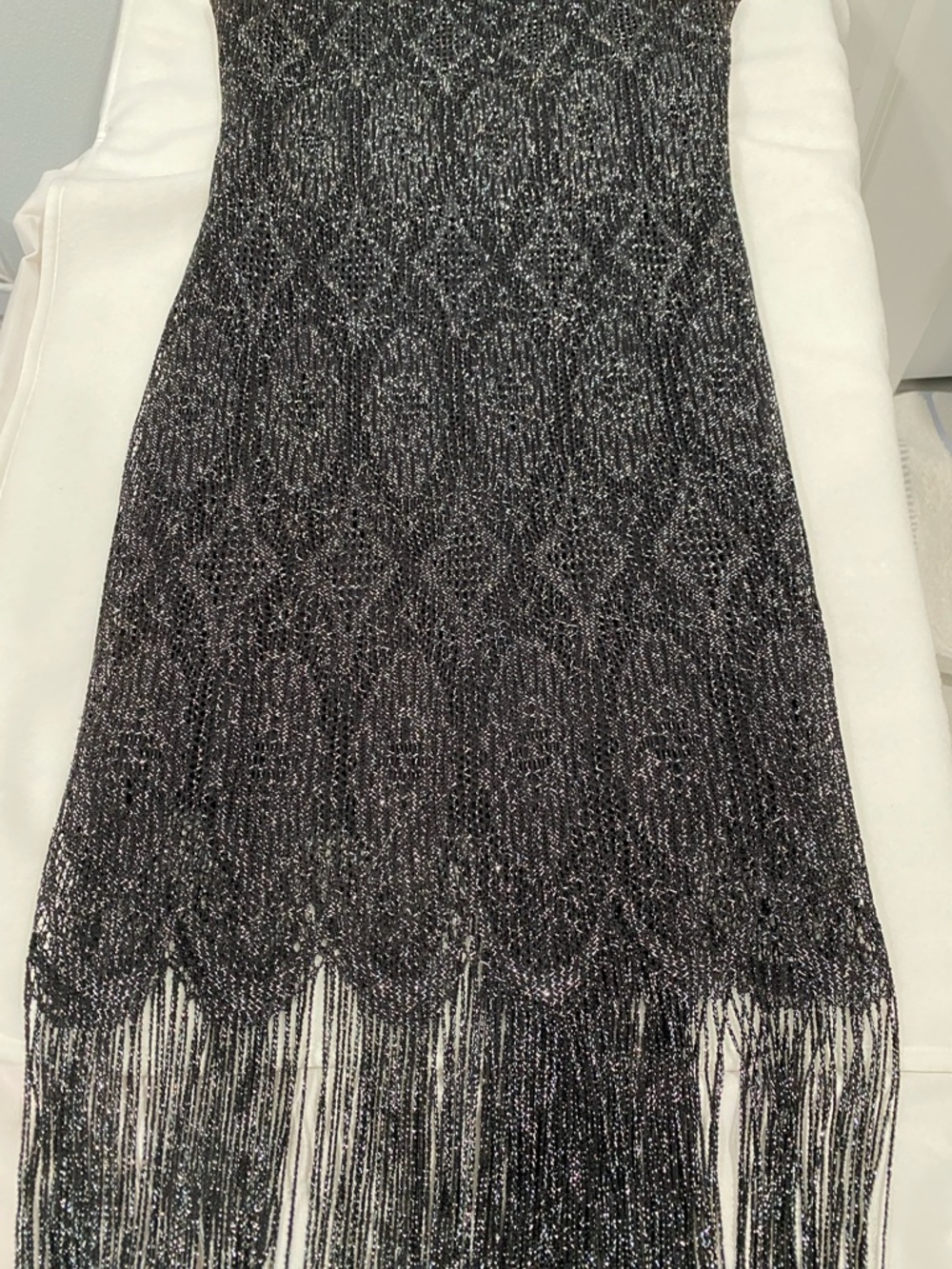 Onyx Nite Sparkly Metallic Black Cocktail Dress With Scalloped Fringe Hem Size 4 - Picture 10 of 17
